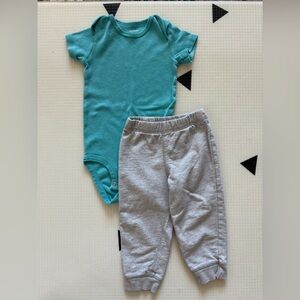 Carter’s|Baby gender neutral outfit,gray joggers & teal short sleeve bodysuit•••